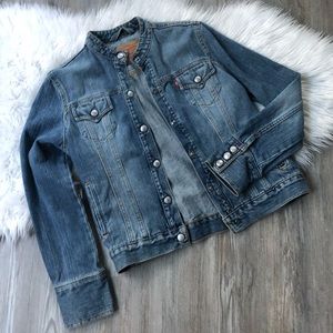 Vintage y2k Levi’s denim jacket